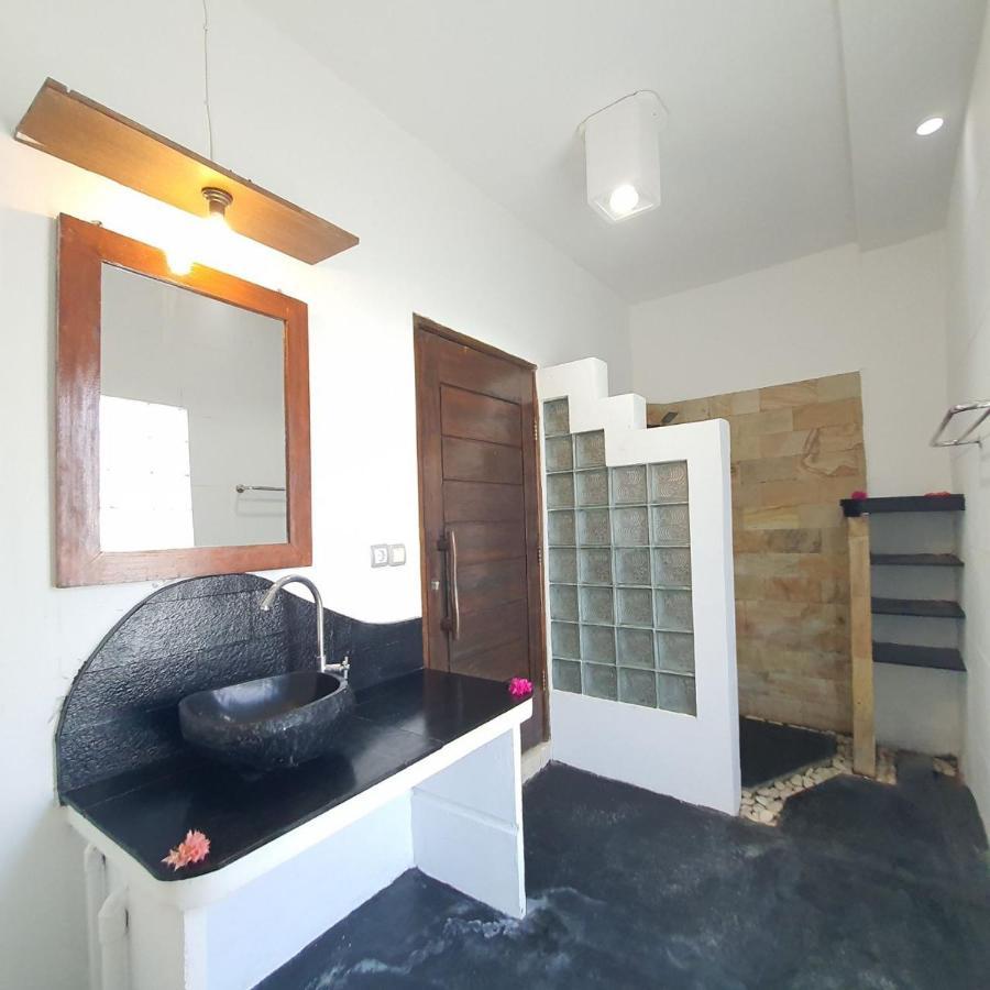 Putra Boyan Cottages Gili Trawangan Extérieur photo